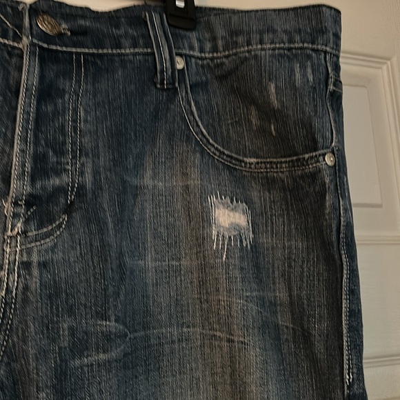 Mint, Beautifully distressed/lightly destructed Men’s Rock&Republic Jeans 38x33 - Picture 3 of 8